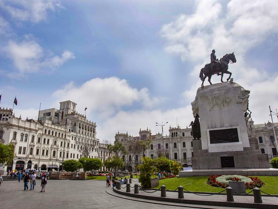 Perú Total Plaza de Armas Lima